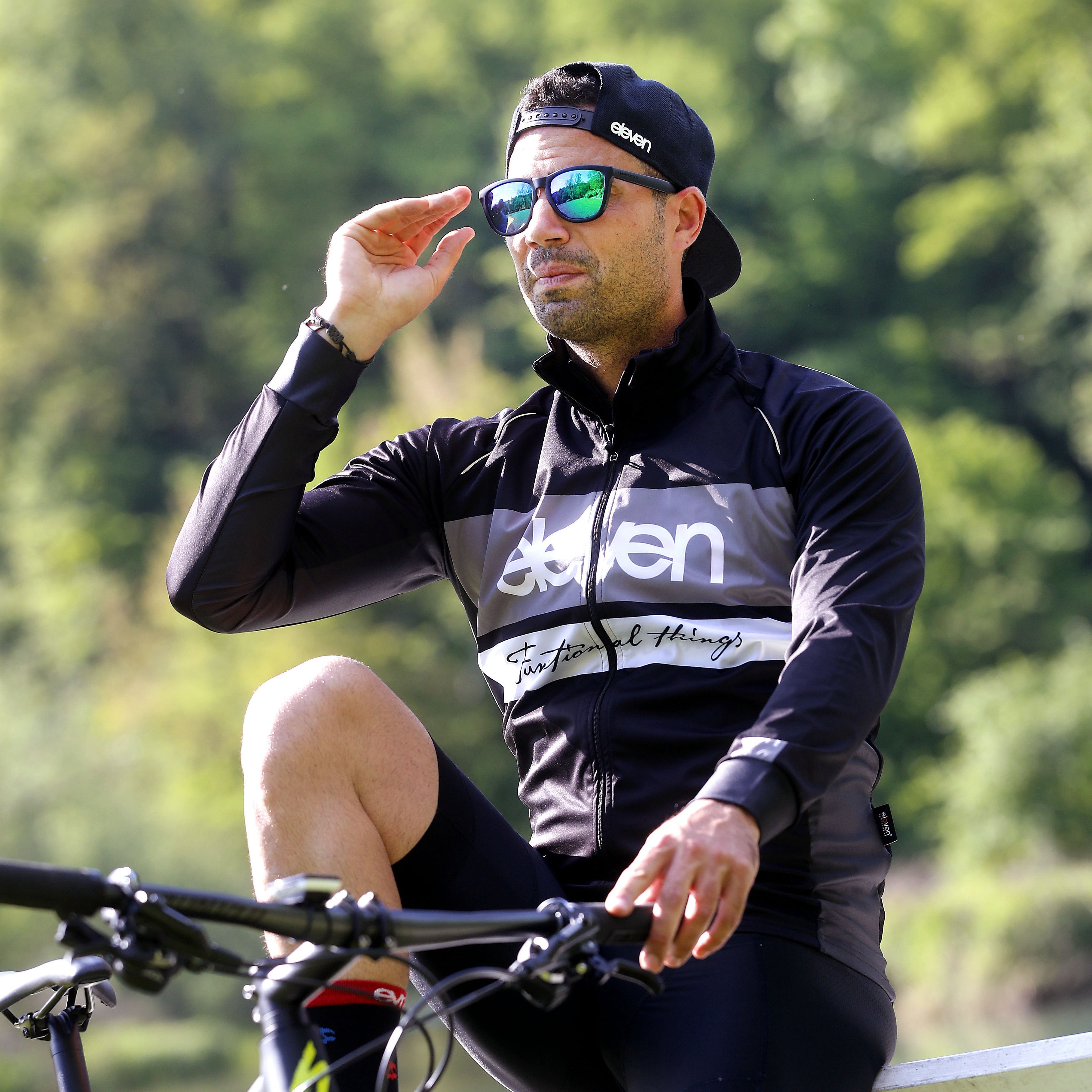 ELEVEN SPORTSWEAR Cykeljakke COMBI BUNDA sort