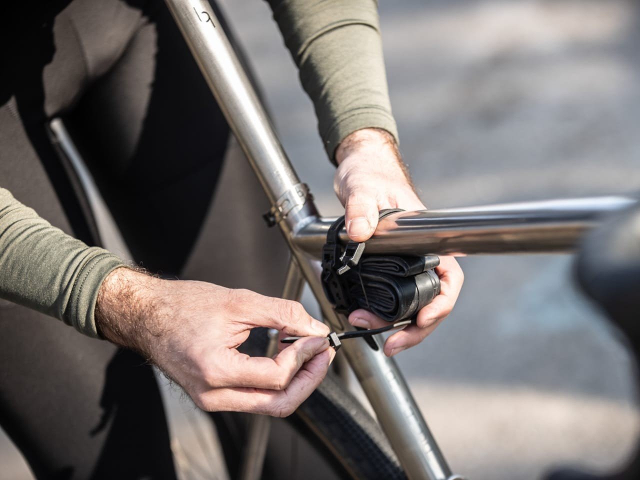 BBB BSB - 161M CARGOSTRAPS M (2 pcs) carrier bag straps - black - BBB - Evelostore