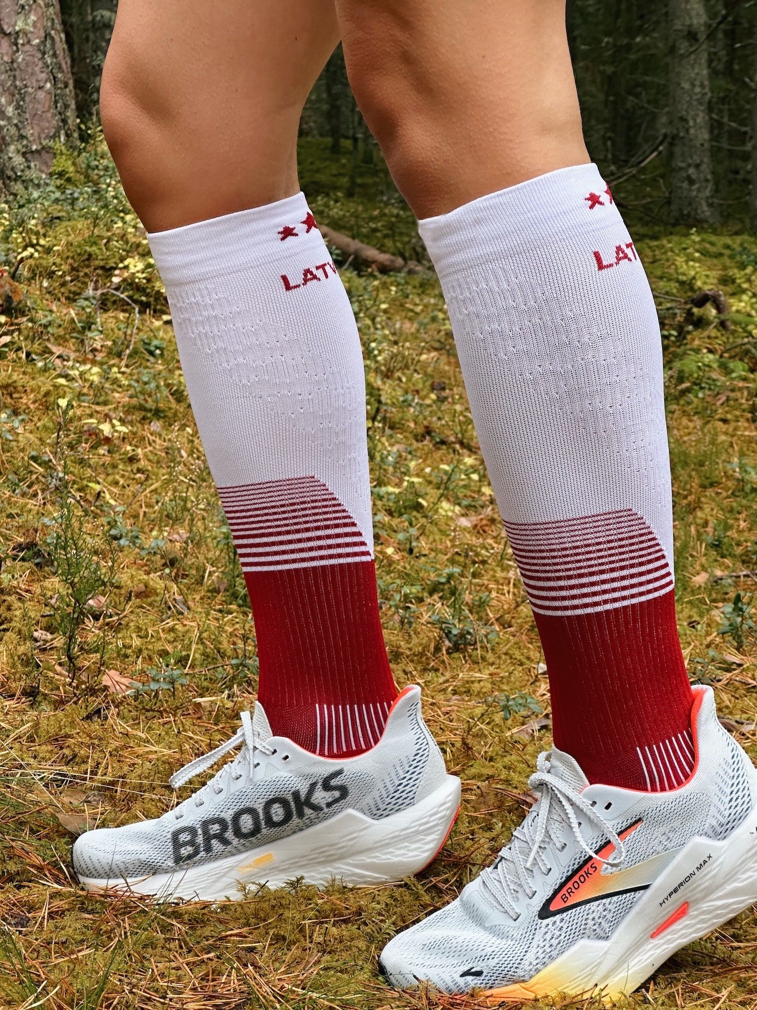 ELEVEN SPORTSWEAR POWERFLOW long compression socks - LATVIA - ELEVEN SPORTSWEAR - Evelostore