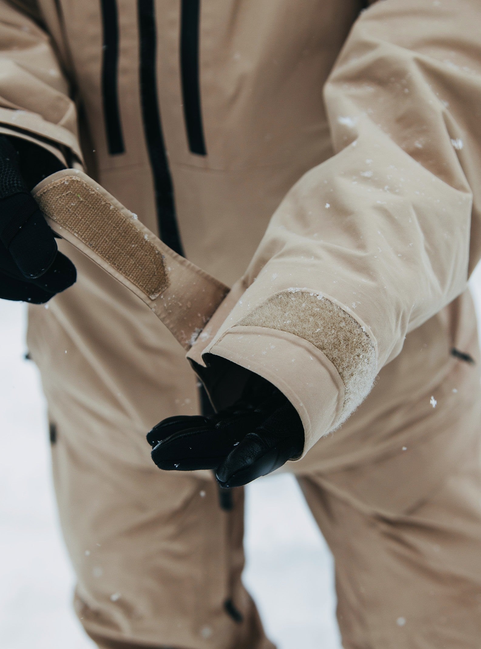 BURTON AK SWASH GORE‑TEX 2L winter snow jacket - summit taupe - BURTON - Evelostore