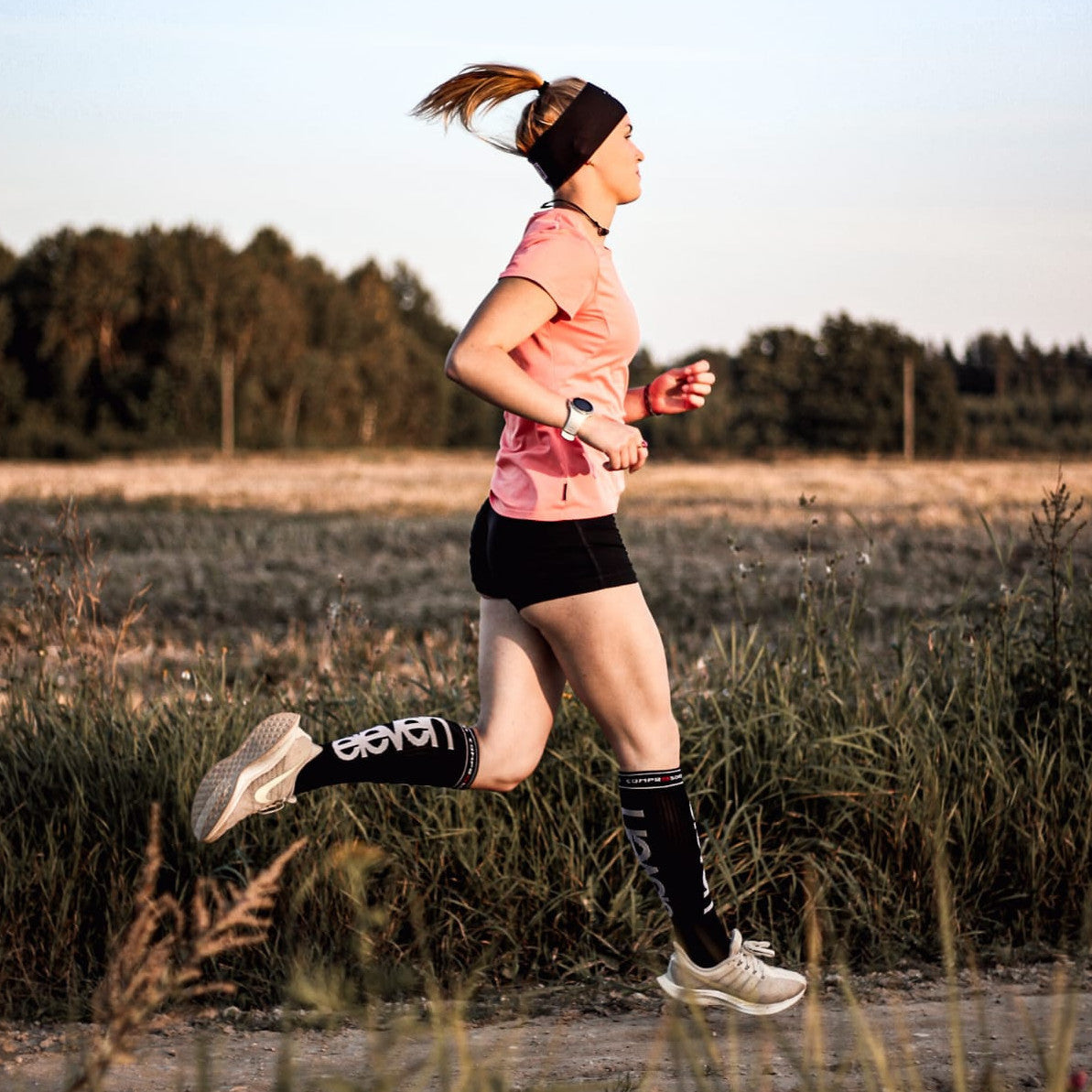 ELEVEN SPORTSWEAR DOTS Lange Kompressionsstrümpfe - Schwarz