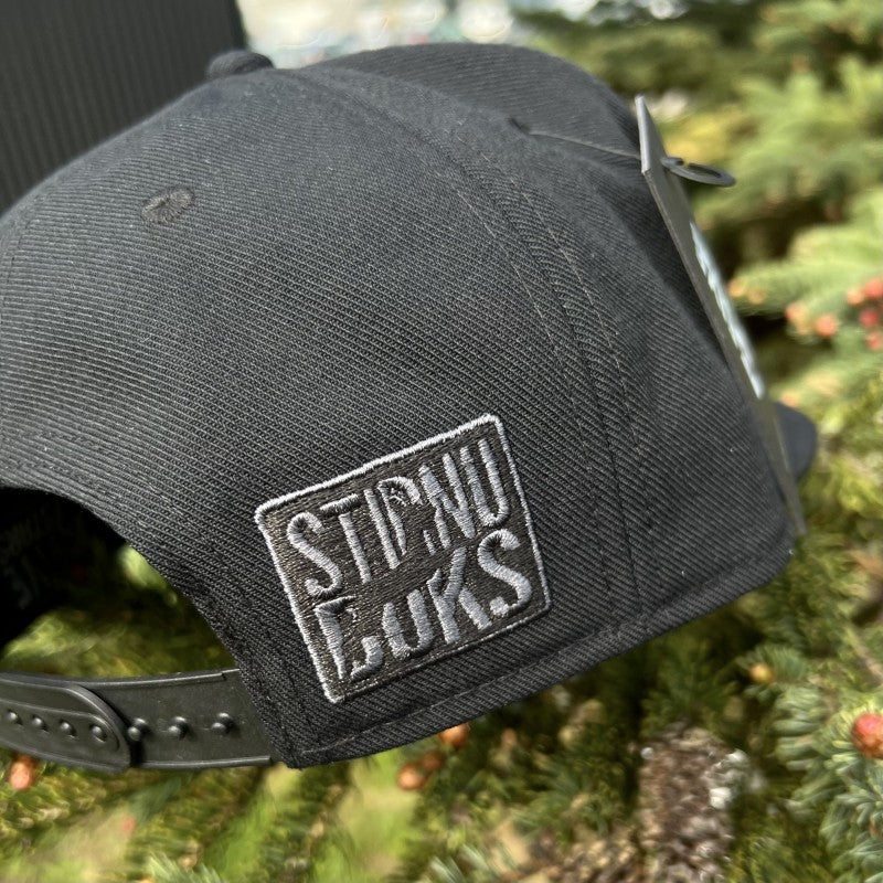 STIRNU BUKS cepure ar taisnu nagu FIVESTARS - melna