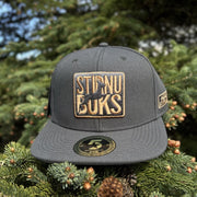 STIRNU BUKS cepure ar taisnu nagu FIVESTARS - tumši pelēka