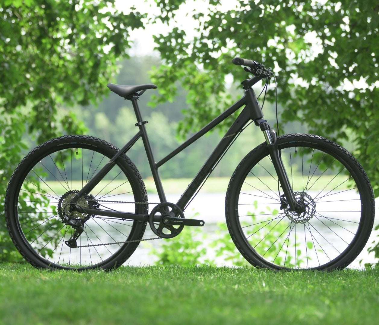 CUBE Nature One Trekkingrad