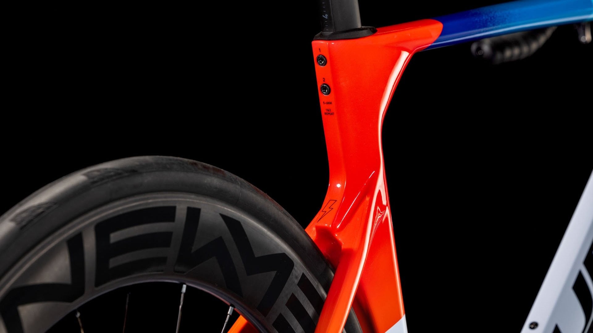 CUBE LITENING AERO C:68X RACE carbon road bike - teamline - CUBE - Evelostore