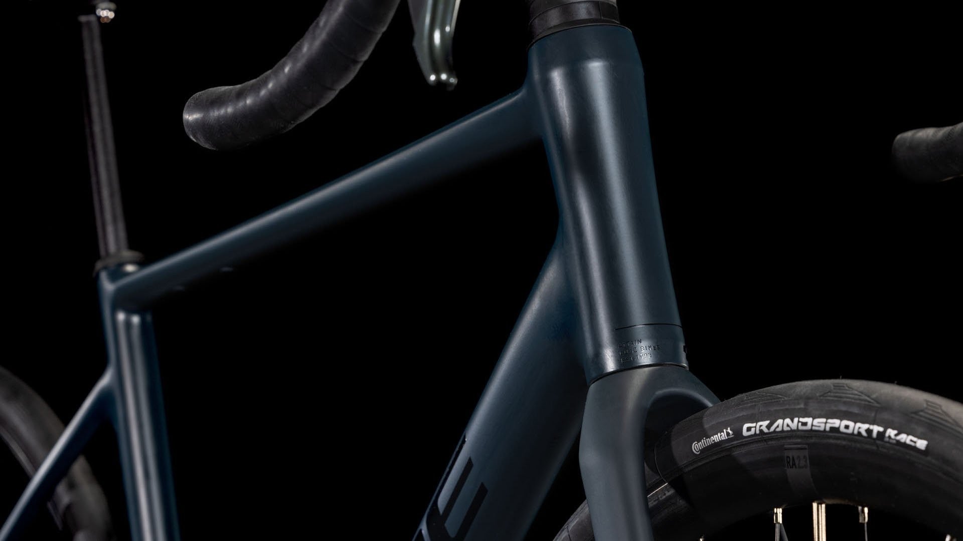 CUBE ATTAIN RACE road bike - night´n´black - CUBE - Evelostore