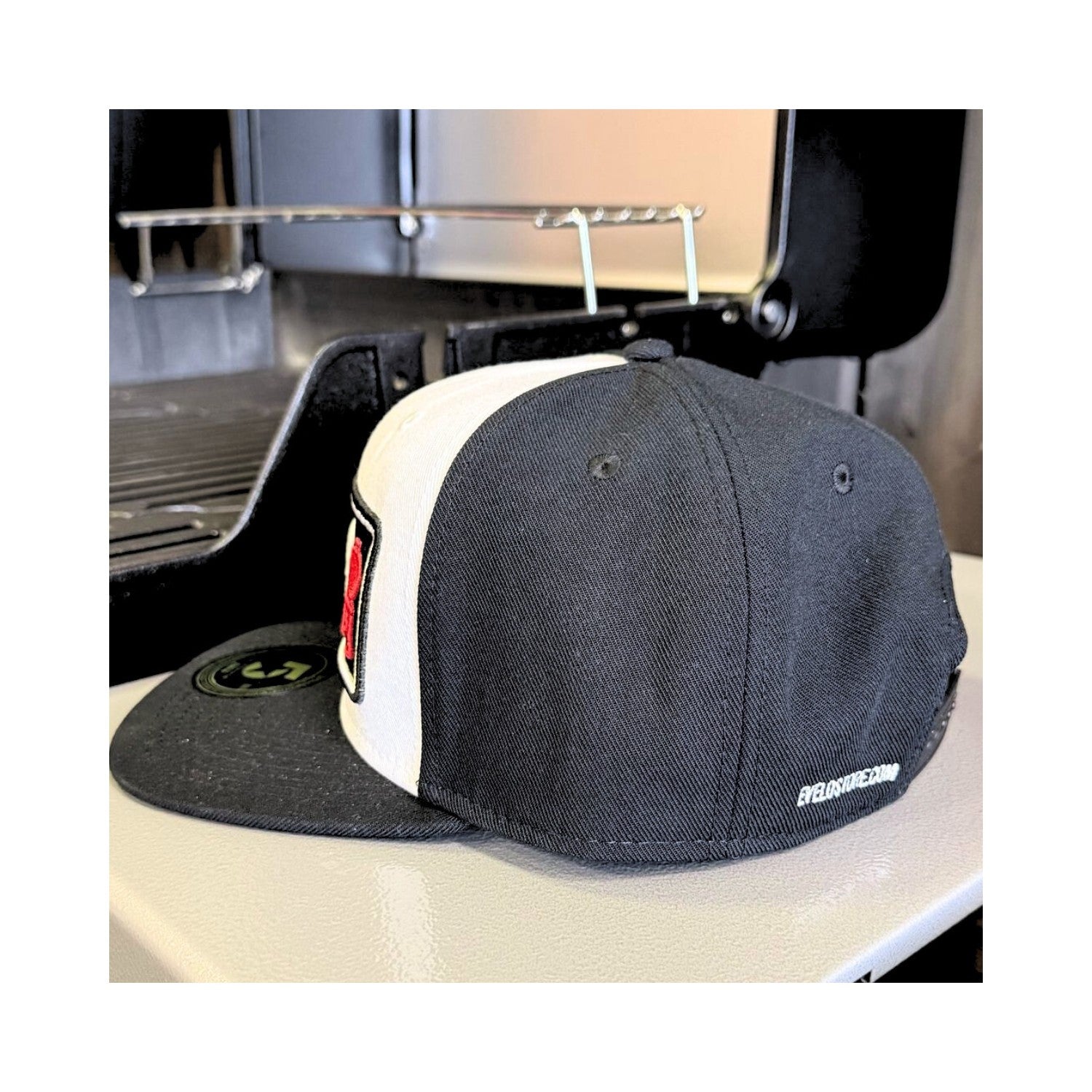 WEBER X EVELOSTORE flat cap FIVESTARS - black/white/red - 5STAR - Evelostore