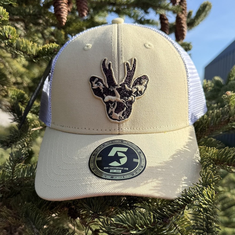 STIRNU BUKS cepure ar saliektu nagu FIVE bēša/balta