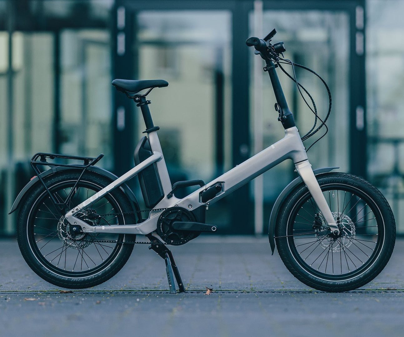 CUBE FOLD HYBRID COMFORT 500 20 electric folding bike - pearlysilver´n´white - CUBE - Evelostore