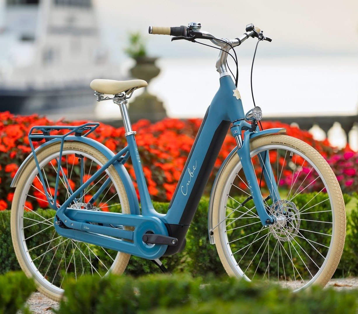 CUBE ELLA HYBRID 500 28 electric bike - sphereblue´n´creme - CUBE - Evelostore