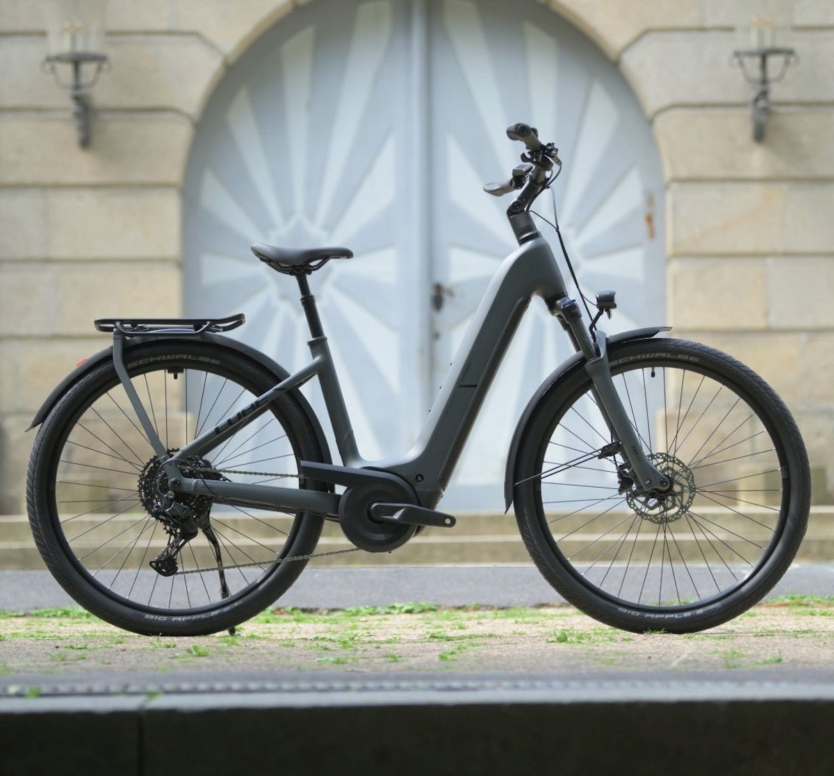 CUBE KATHMANDU HYBRID ONE 800 28 electric bike - shadowgrey´n´black - CUBE - Evelostore
