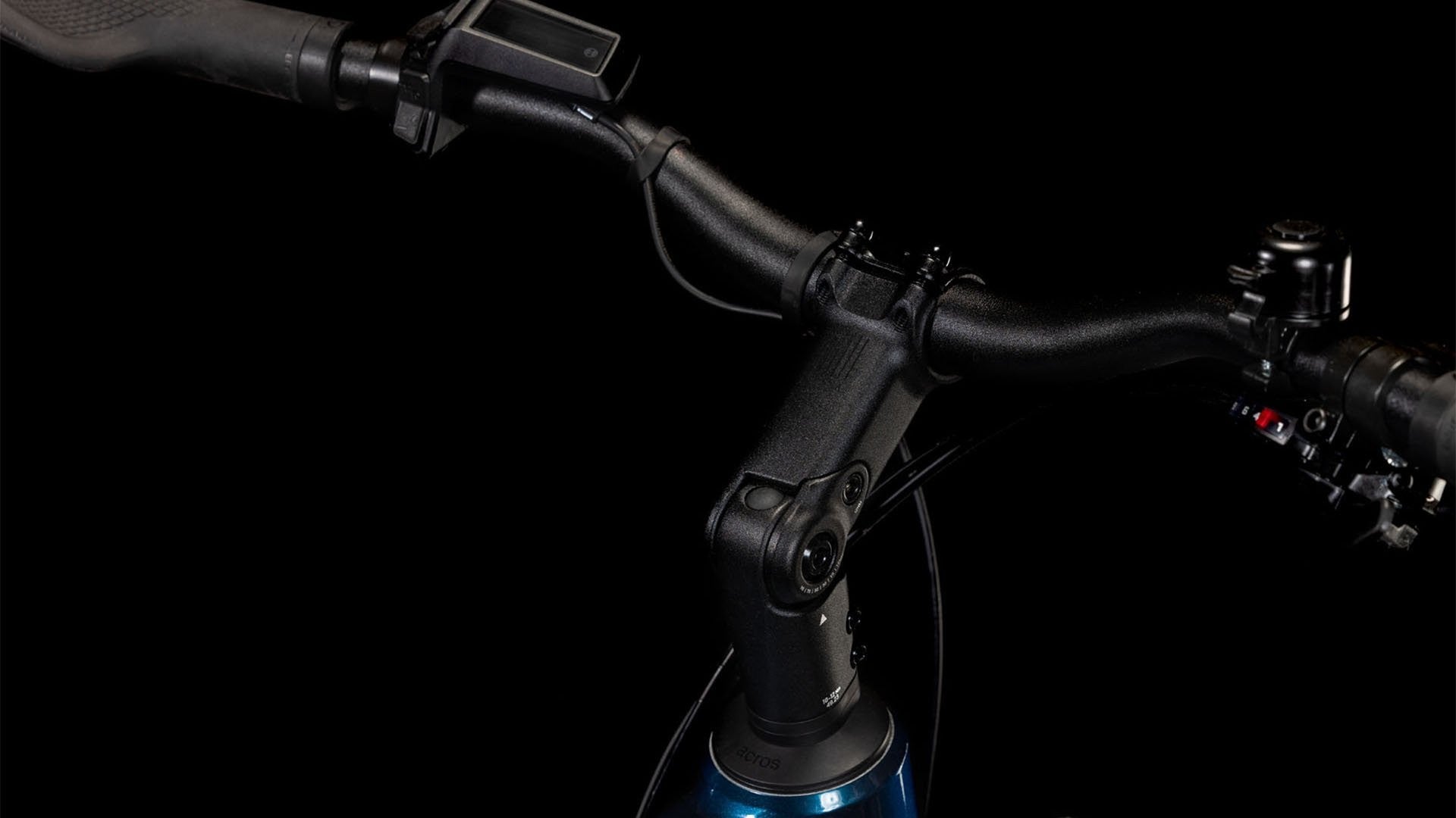 CUBE TOURING HYBRID ONE 500 28 electric bike - deepsea´n´chrome - CUBE - Evelostore