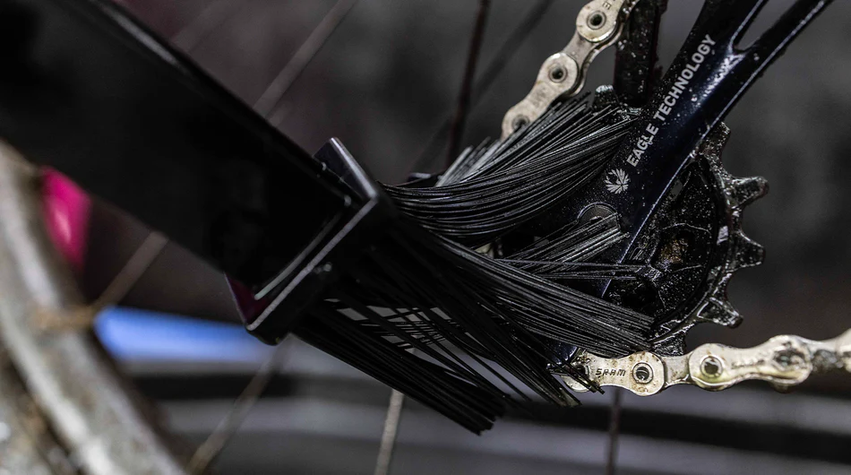 MUC-OFF CHAIN BRUSH grandinės šepetys