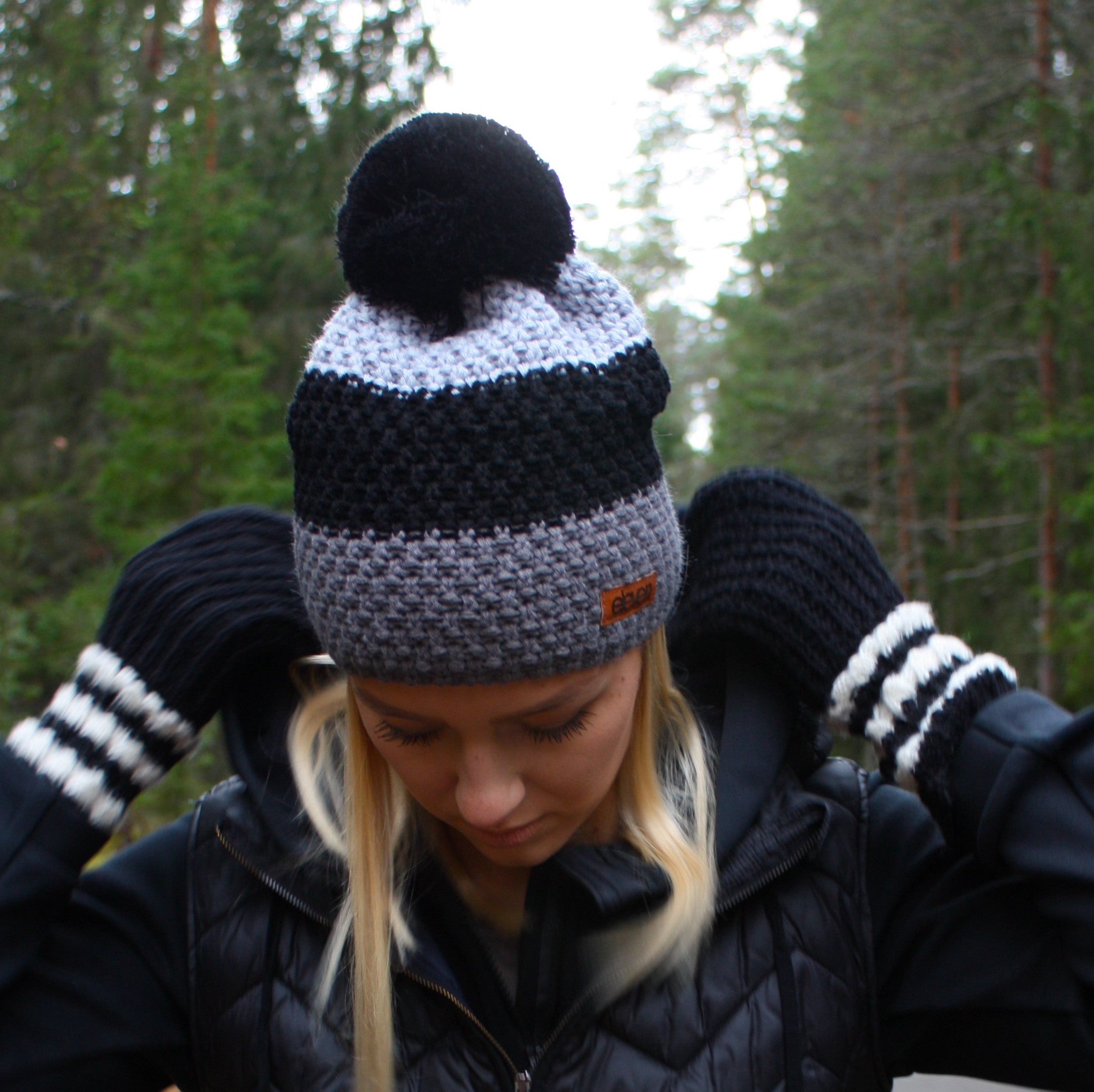 ELEVEN SPORTSWEAR megzta pilka kepurė su bumbulu