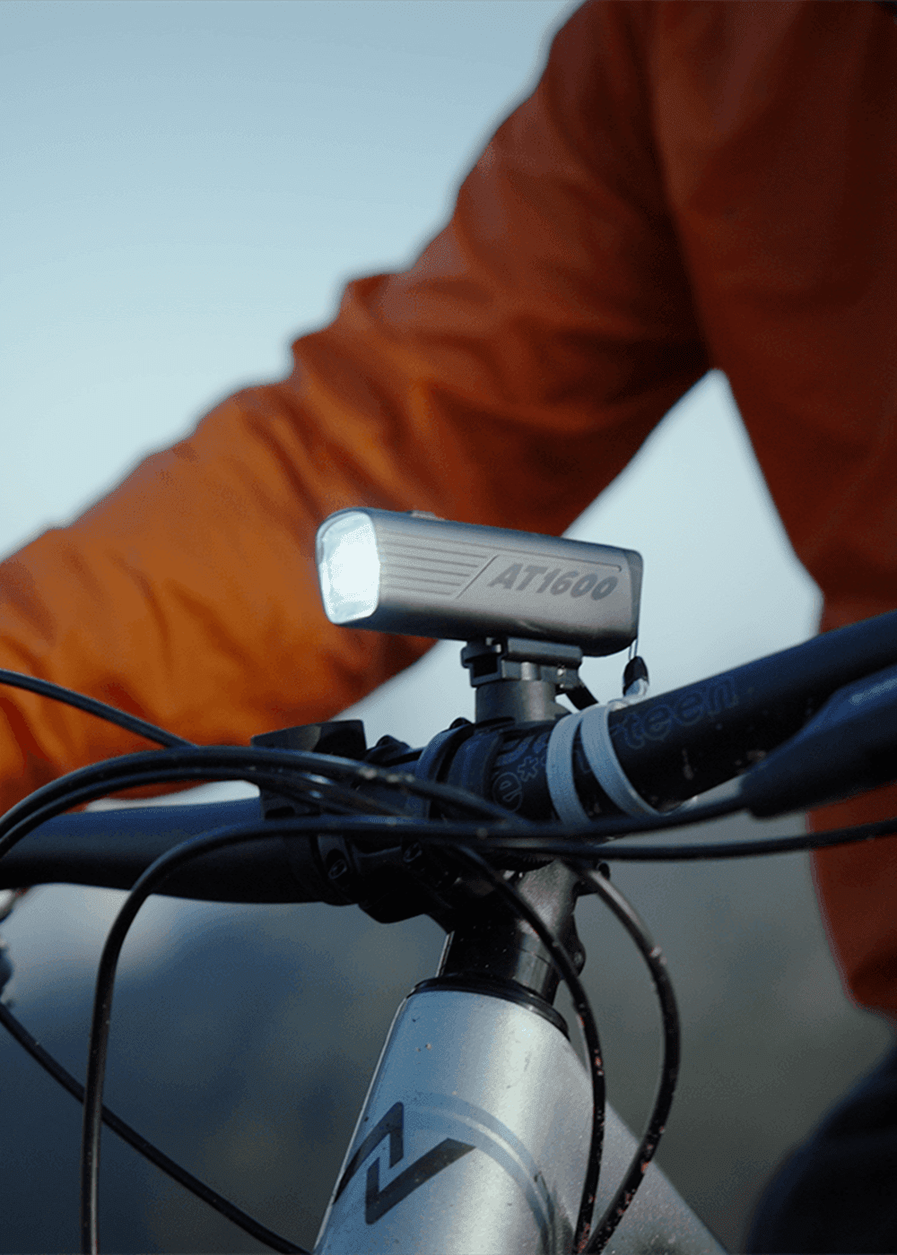 MAGENE AT1600 (1600lm) smart bike front light - MAGENE - Evelostore