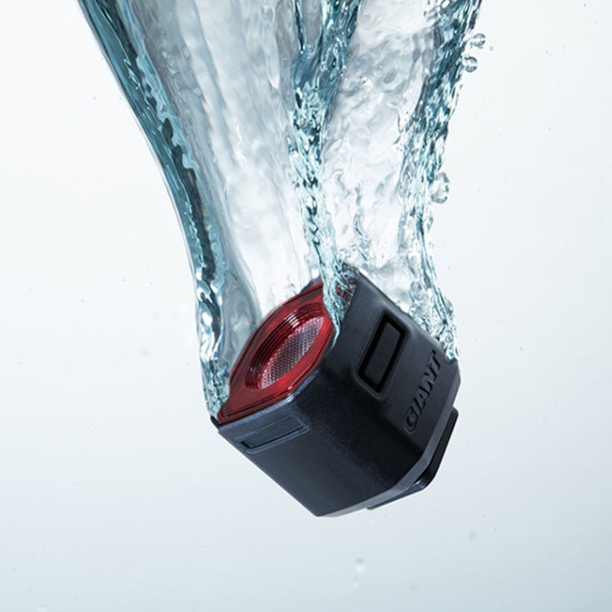 GIANT RECON TL 100 aizmugurējais lukturis