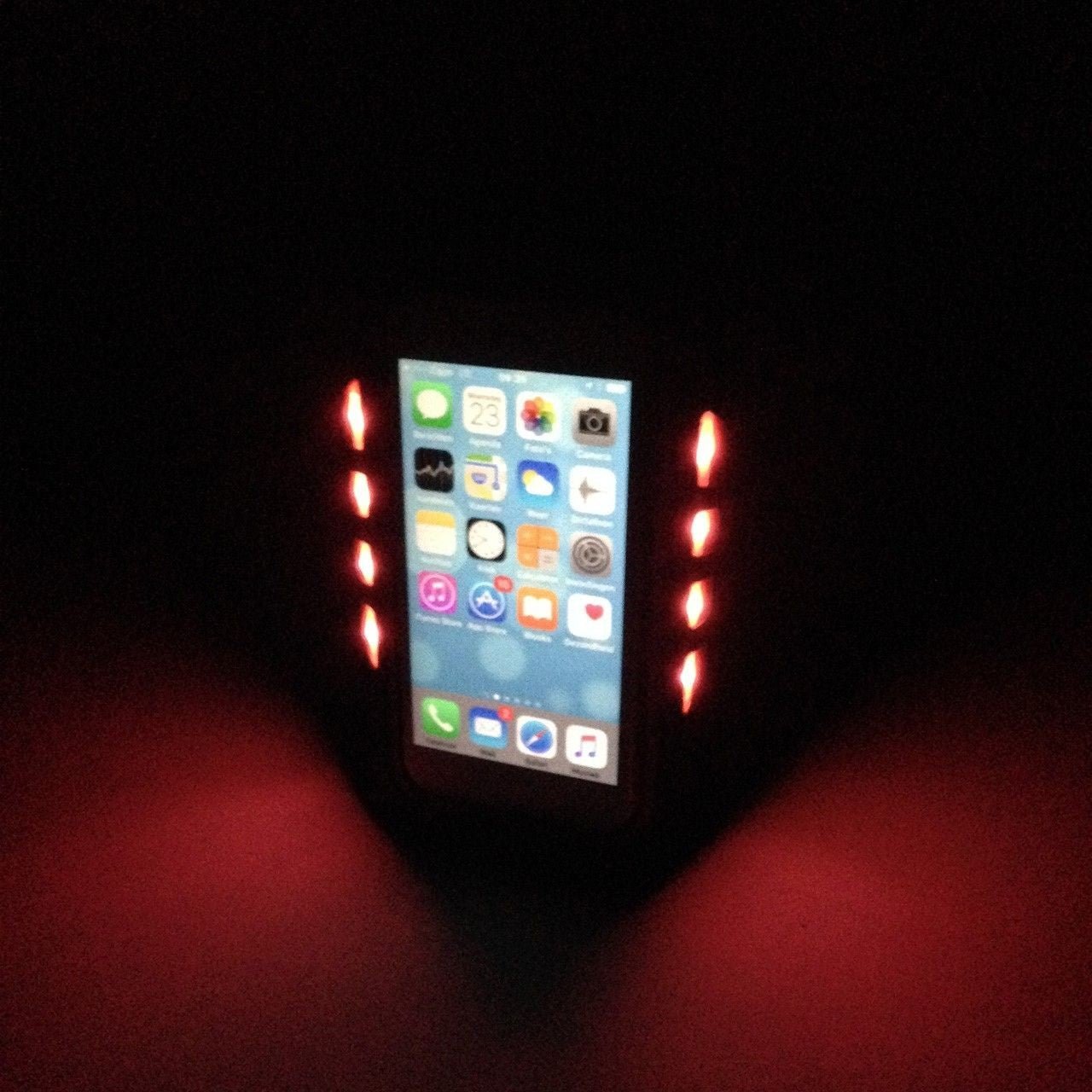 TUNTURI LED phone holder around the arm - red - TUNTURI - Evelostore