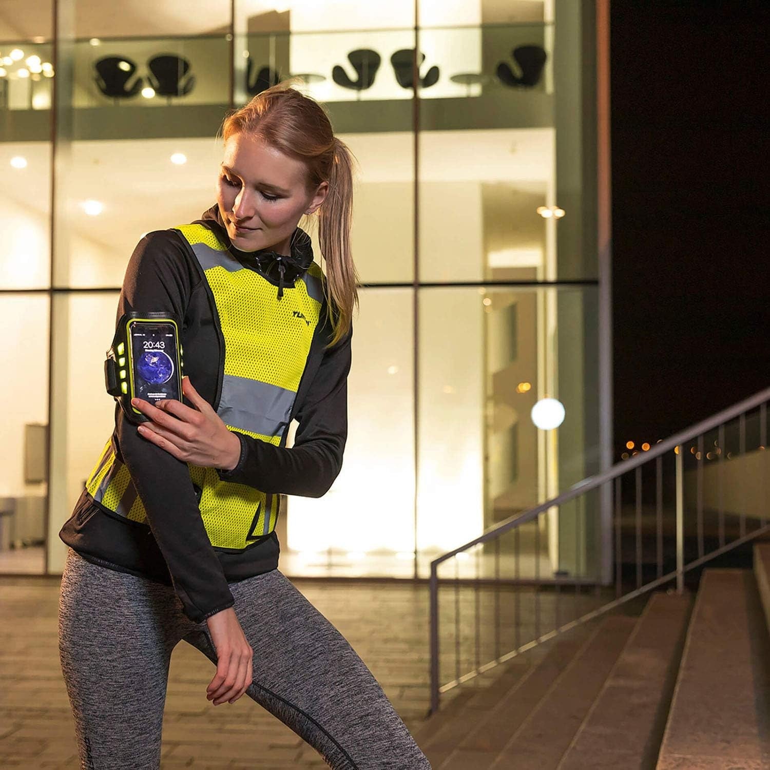 TUNTURI LED phone holder around the arm - yellow - TUNTURI - Evelostore