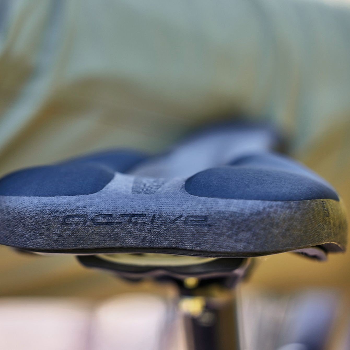 SQLAB 610 INFINERGY M - D ACTIVE 2.1 15 cm saddle - black - SQLAB - Evelostore