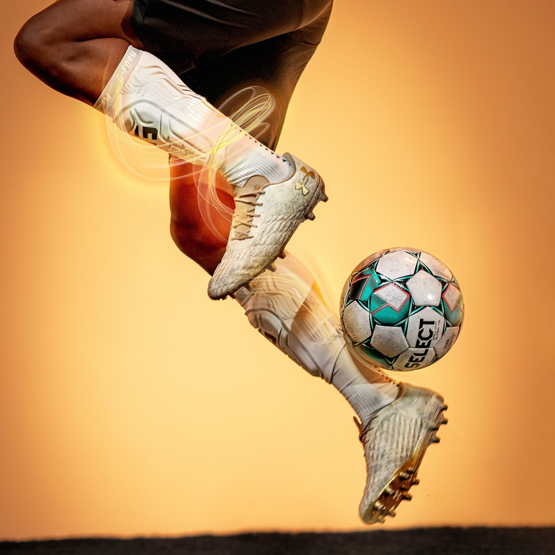 G - FORM V2 soccer shin guards (Adult) - white/platinum - G - FORM - Evelostore