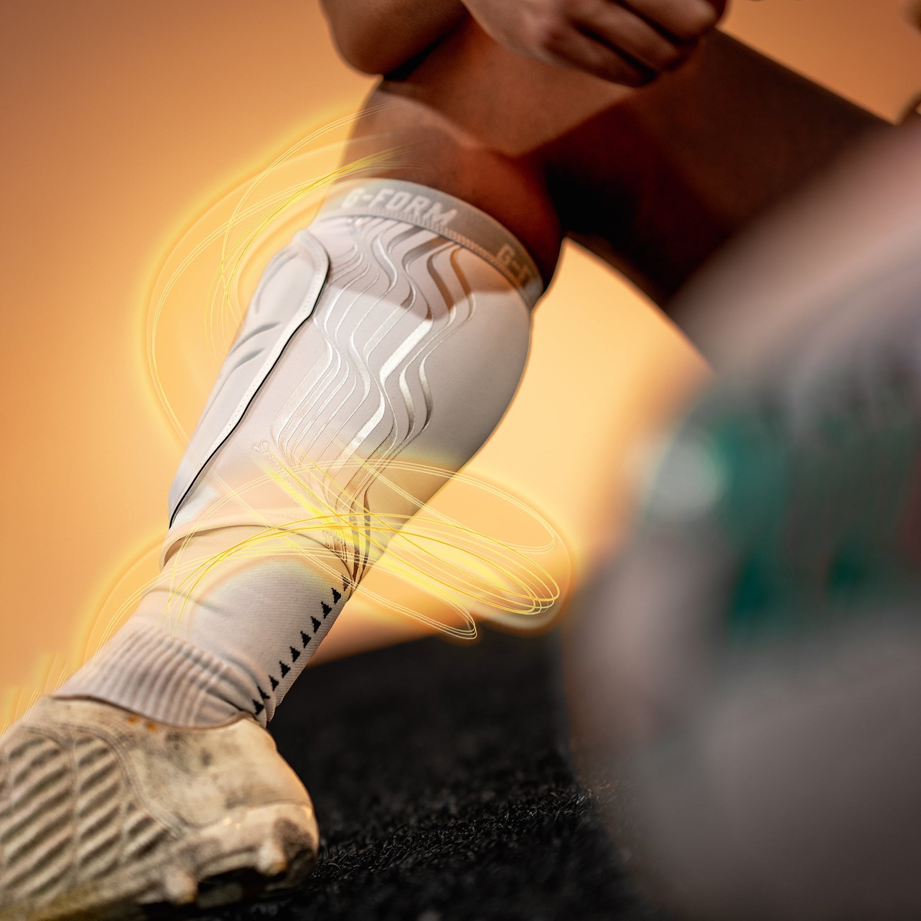 G - FORM V2 soccer shin guards (Adult) - white/platinum - G - FORM - Evelostore