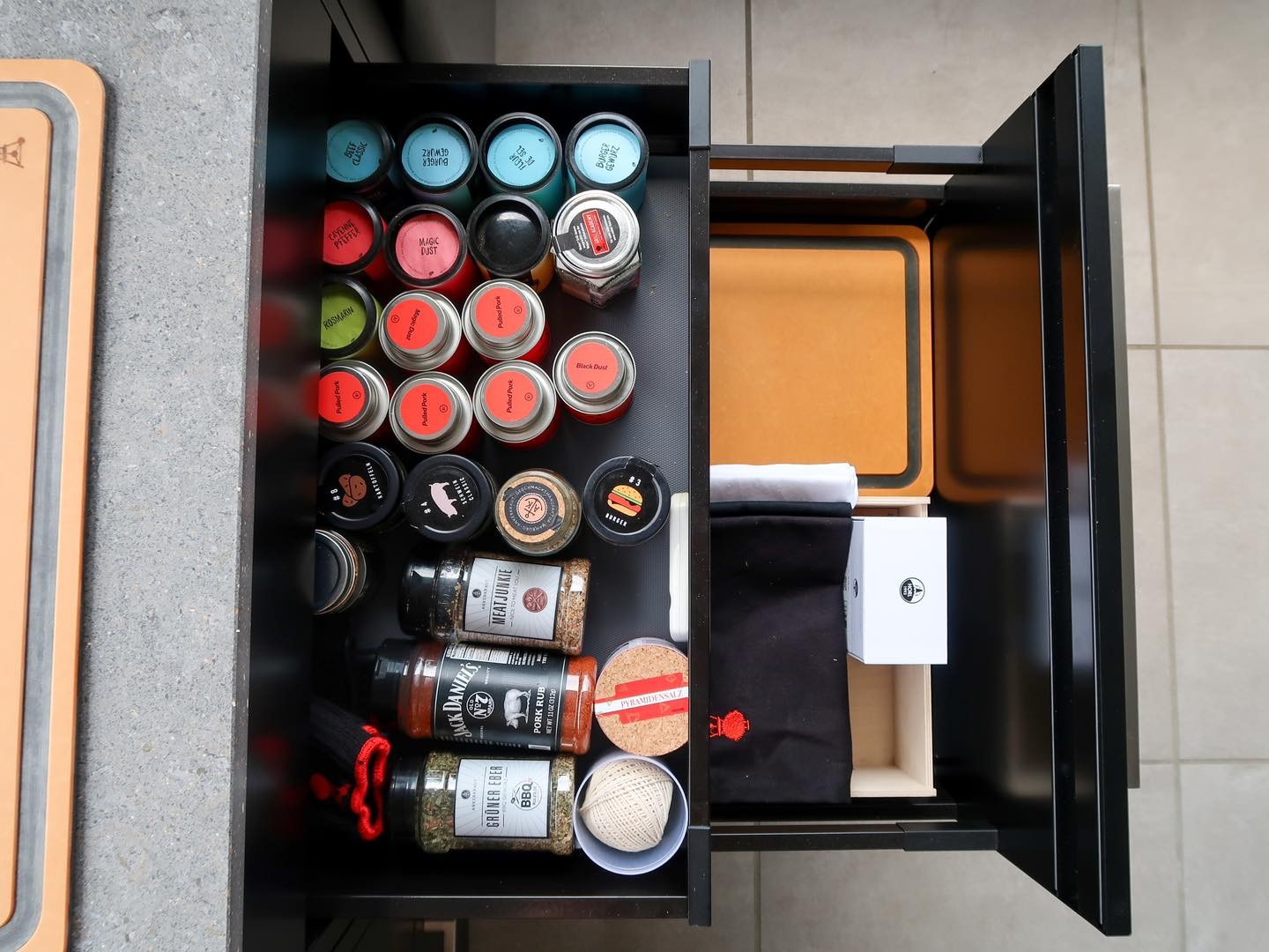 WEBER BBQ virtuvės dvigubos stalčių modulis BBQ1100020