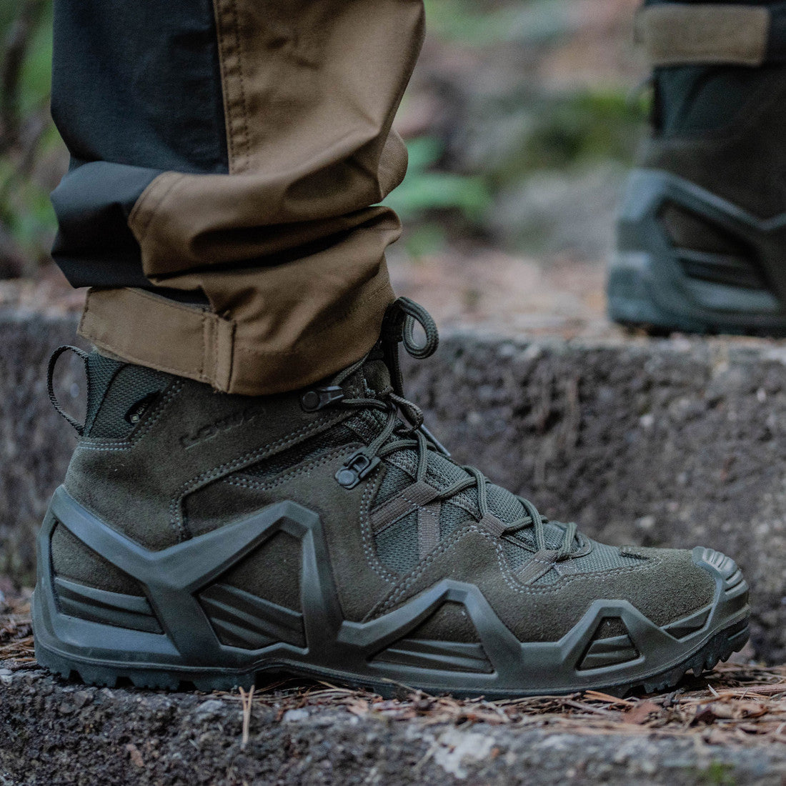 LOWA Zephyr MK2 GTX Mid taktische Schuhe - dunkelbraun