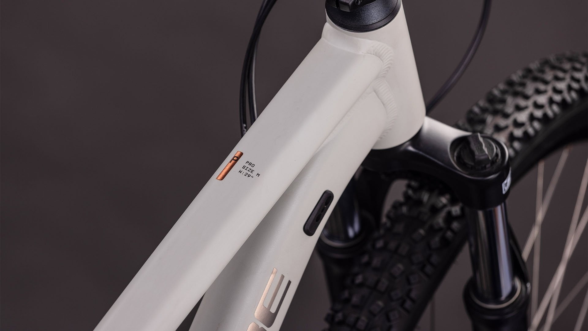 CUBE AIM PRO 27.5 mountain bike - greige´n´titan 2026 - CUBE - Evelostore