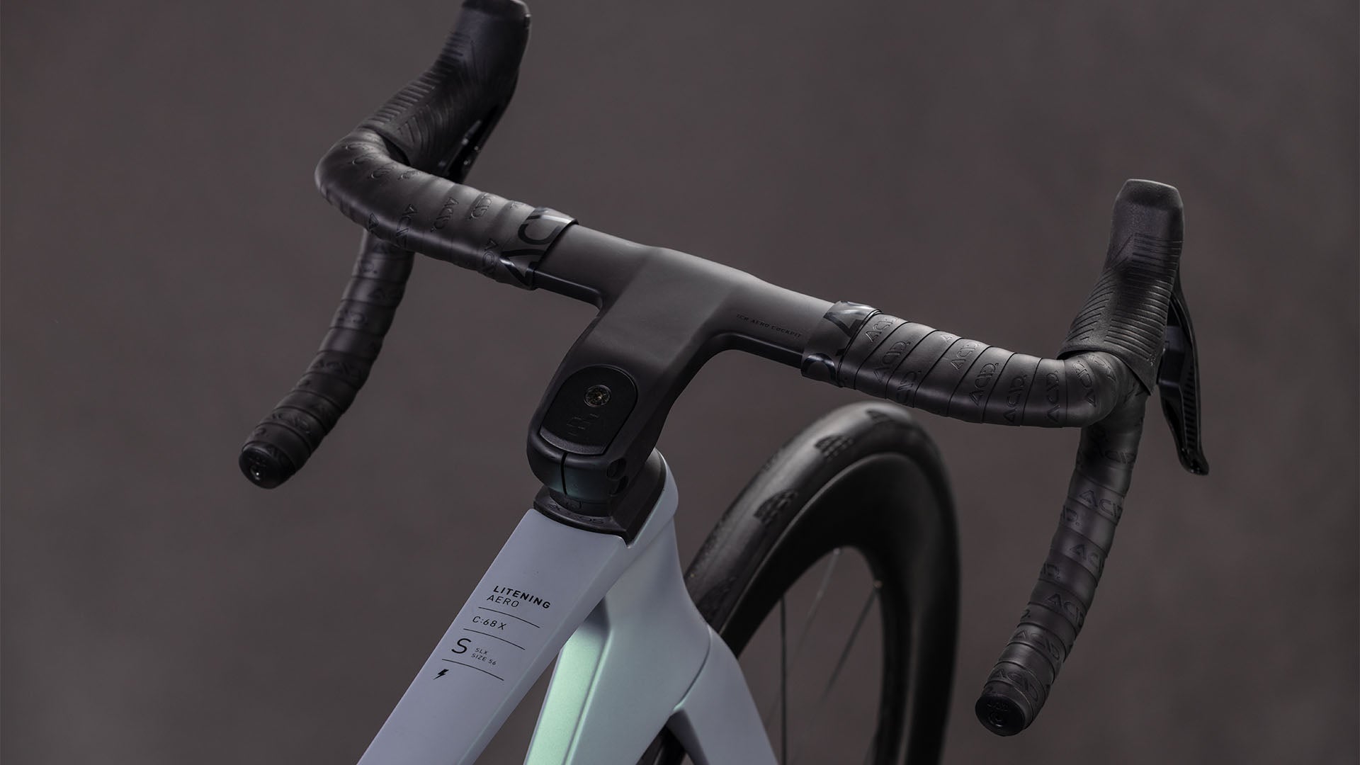 Bicicleta de carretera CUBE LITENING AERO C:68X SLX gris mar y negro