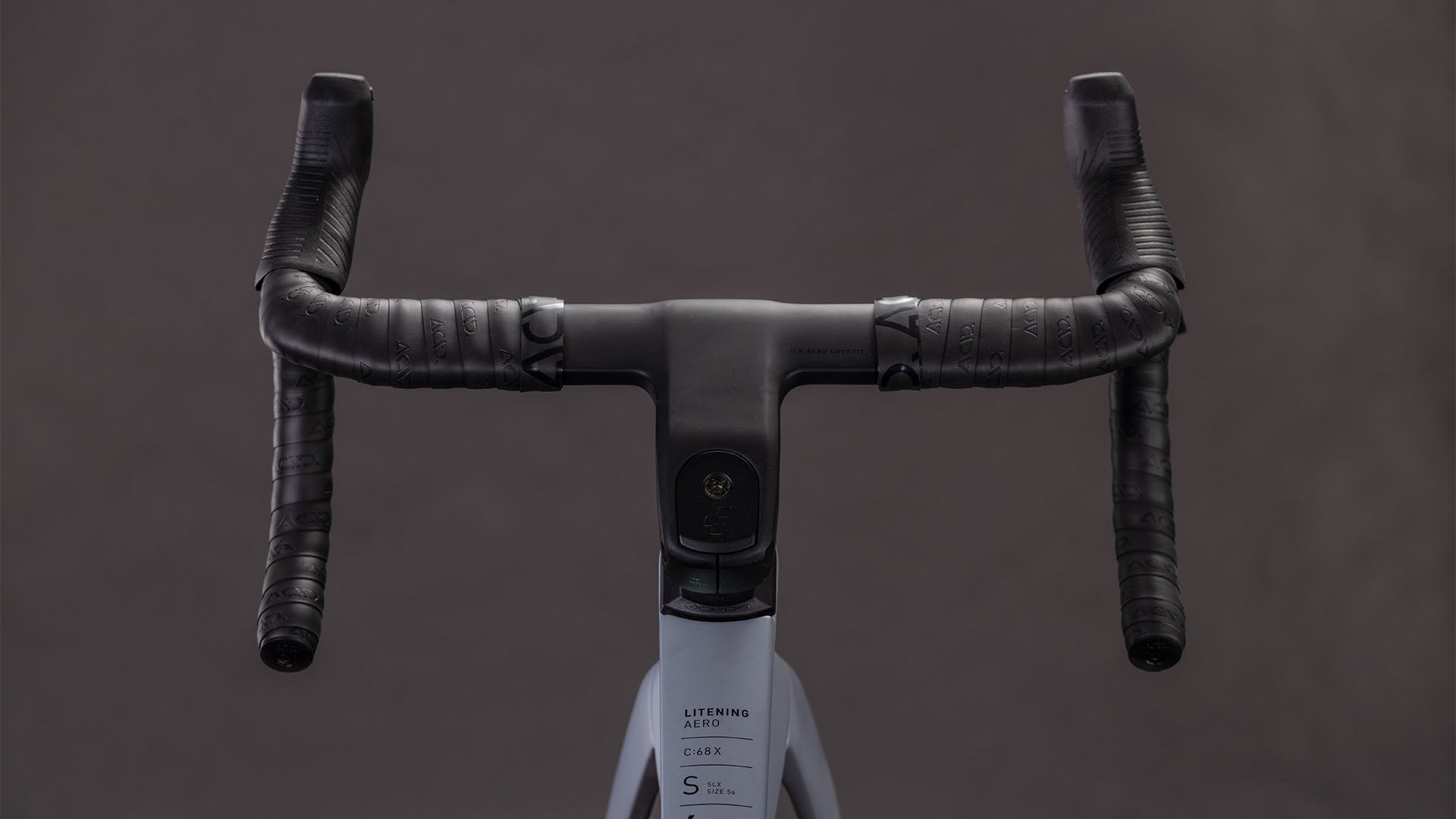 Bicicleta de carretera CUBE LITENING AERO C:68X SLX gris mar y negro