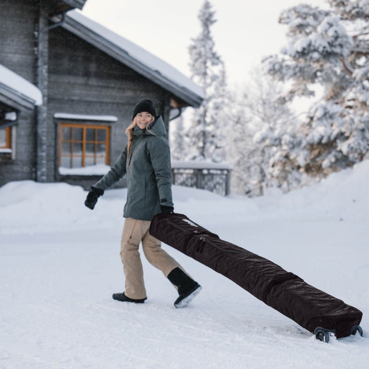 THULE ROUNDTRIP 165 cm snowboard roller bag - black - THULE - Evelostore