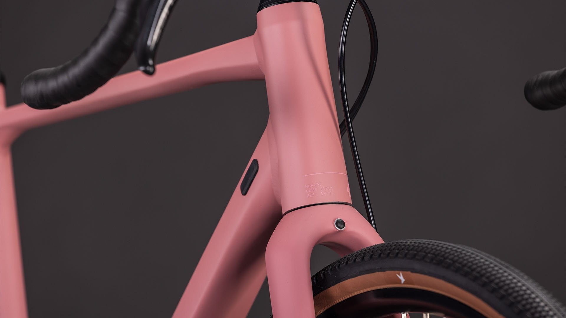 cube gravel bike damen rosa CUBE Nuroad ONE 28 Gravel 2026 – Ruby'n'Puce – Evelostore
