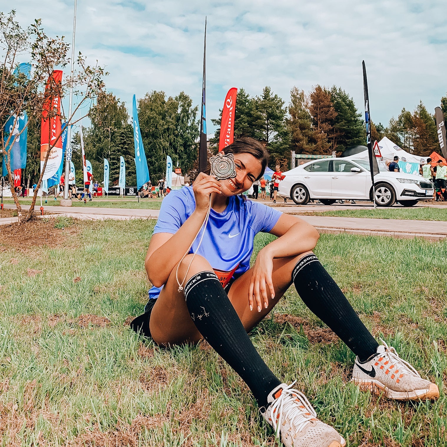 ELEVEN SPORTSWEAR garās kompresijas zeķes - melnas