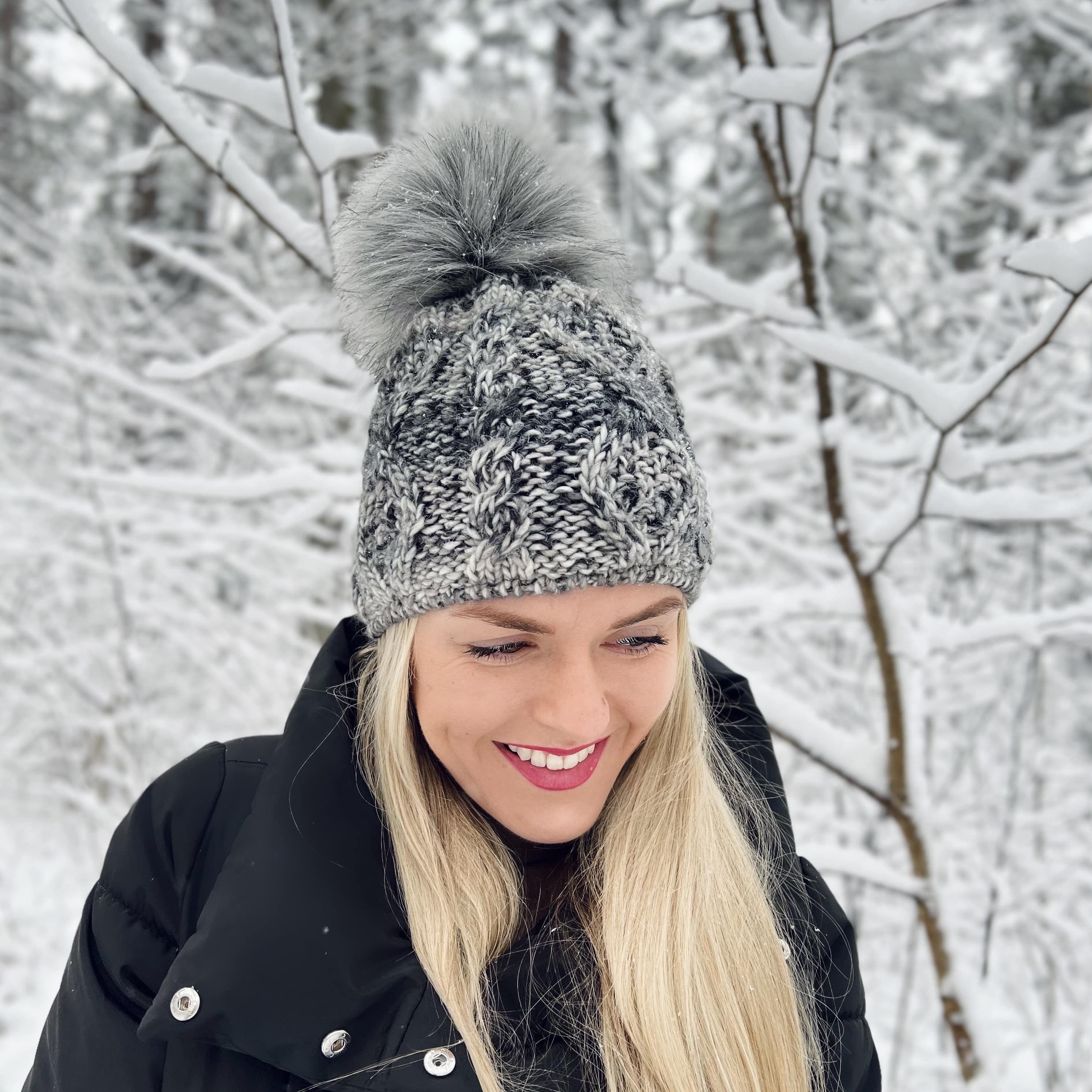 ELEVEN SPORTSWEAR megzta pilka kepurė SIA