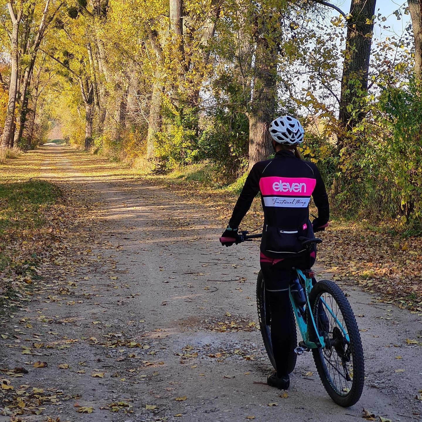 ELEVEN SPORTSWEAR Dame cykeljakke - LYSE horisontal