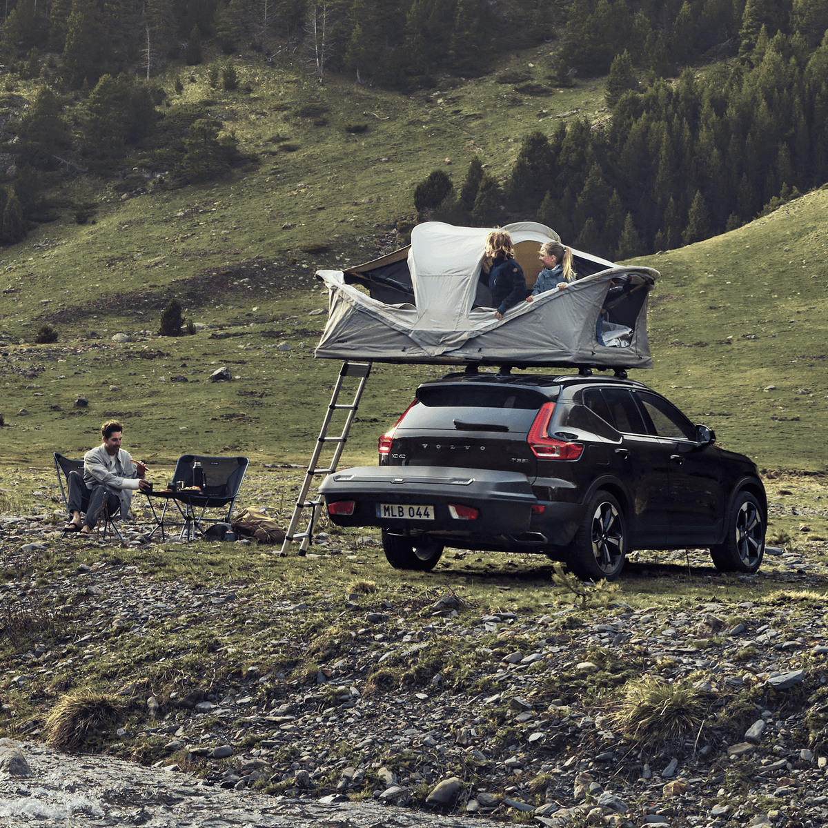 THULE ARCOS L dragkroksbox svart 906200