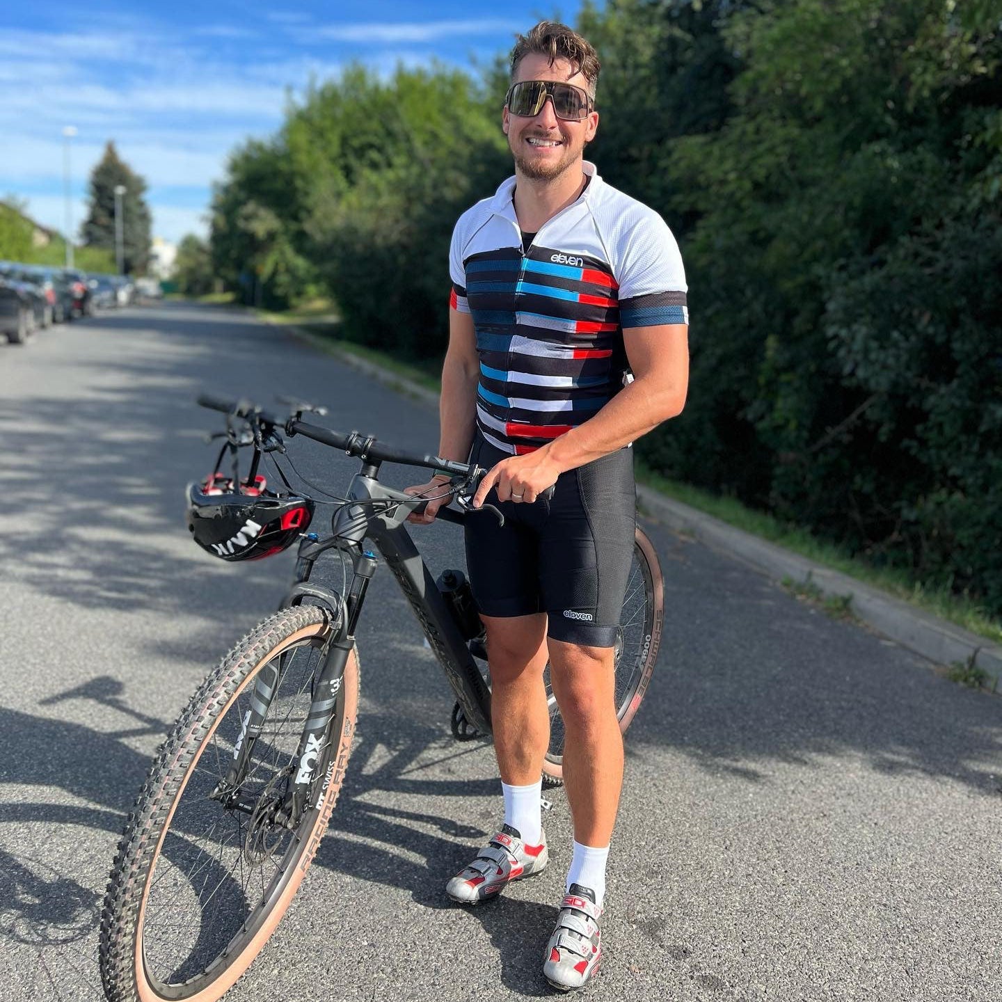 ELEVEN SPORTSWEAR Cycling jersey SCORE line