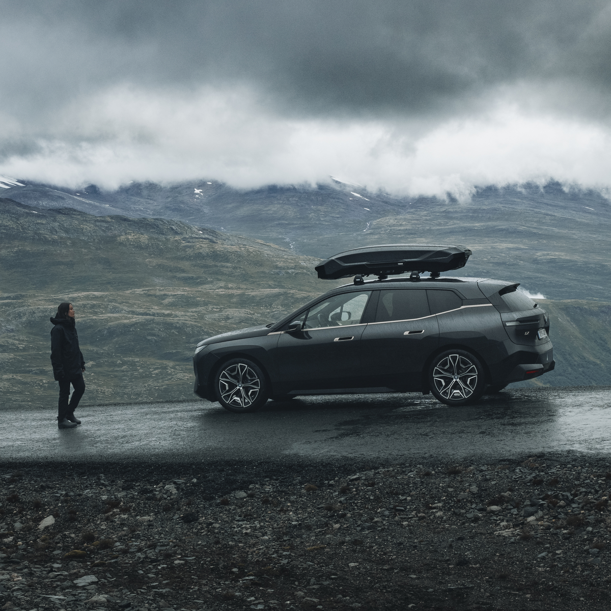 THULE MOTION 3 L LOW roof box - black glossy 639300