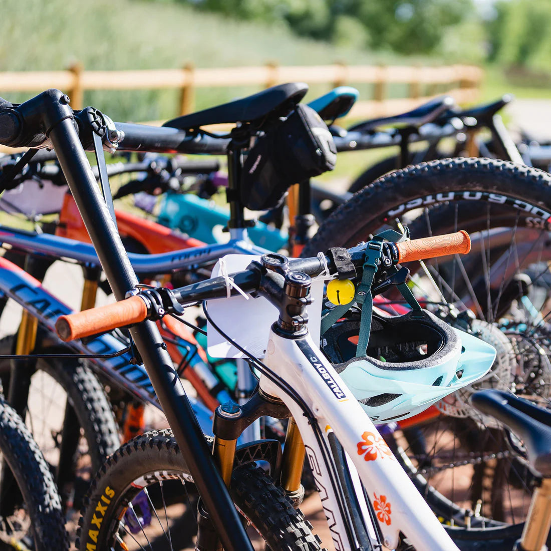 FEEDBACK SPORTS A-ramme cykelstander med rejsetaske
