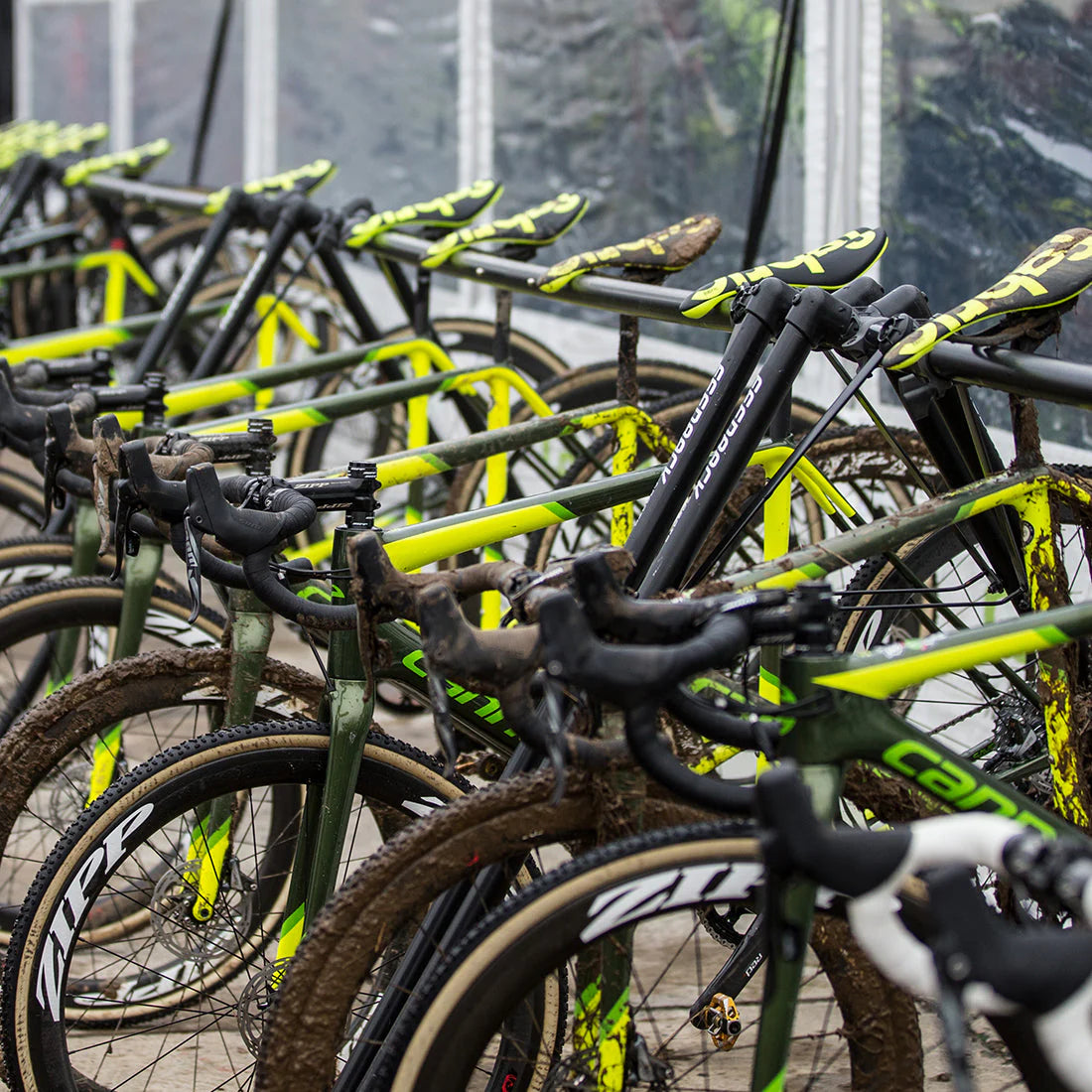 FEEDBACK SPORTS A-ramme cykelstander med rejsetaske