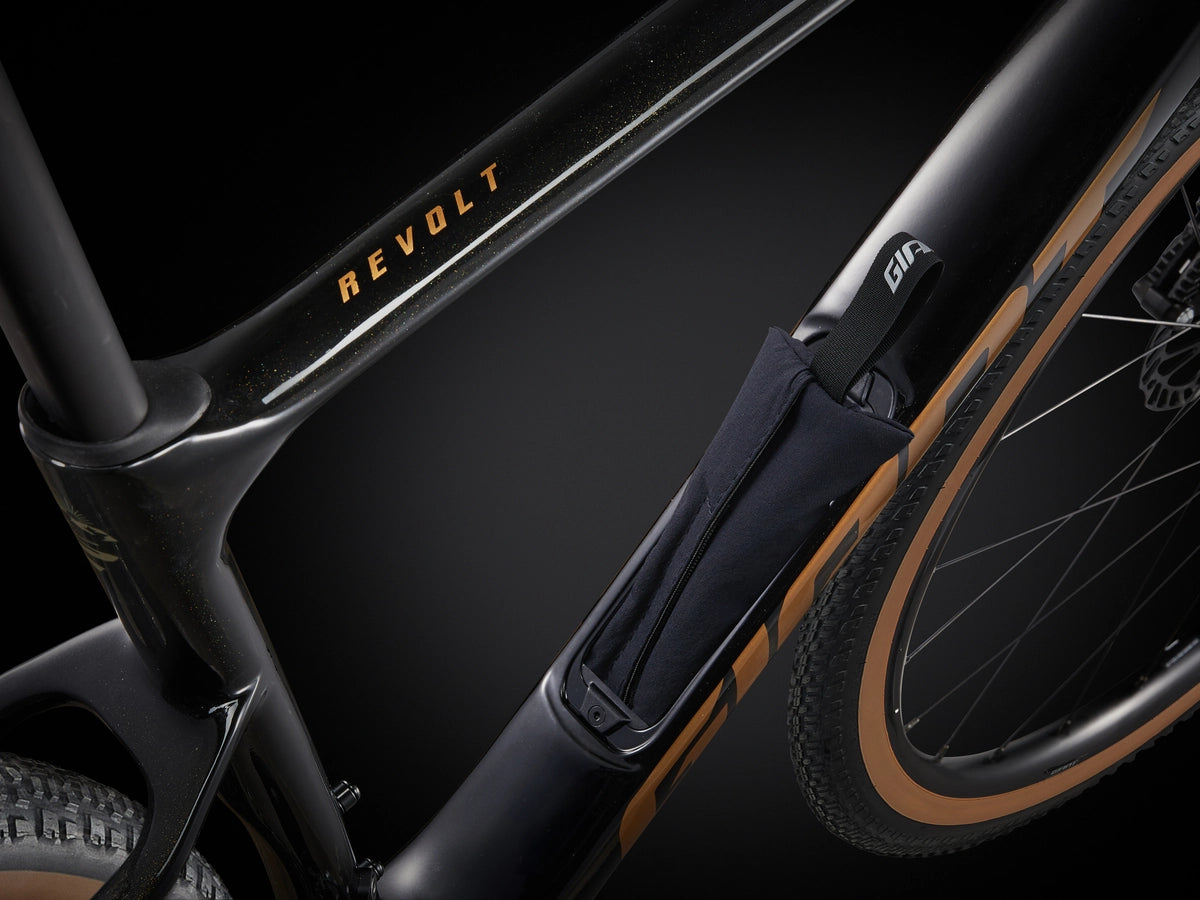 GIANT REVOLT Advanced 3 gravel bike – Panther