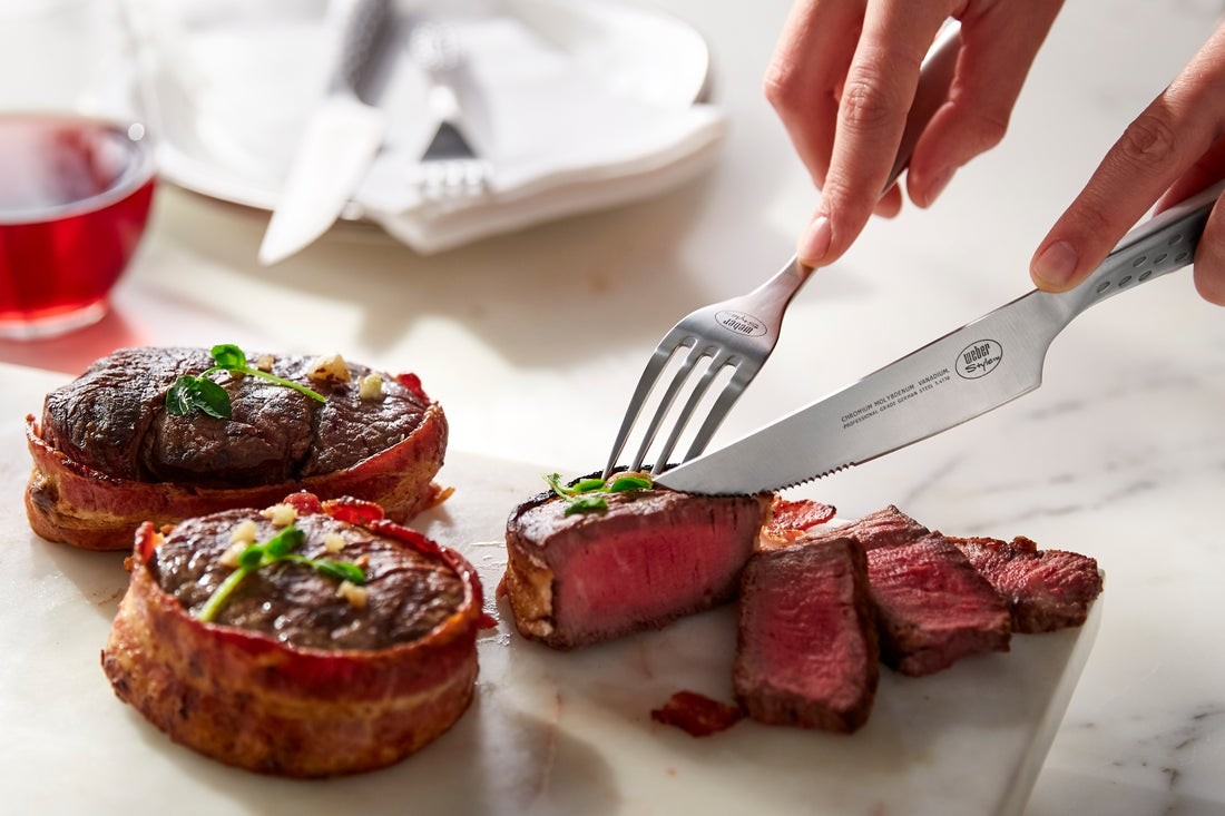 WEBER DELUXE STEAK KNIFE SET - set of 2, 17844