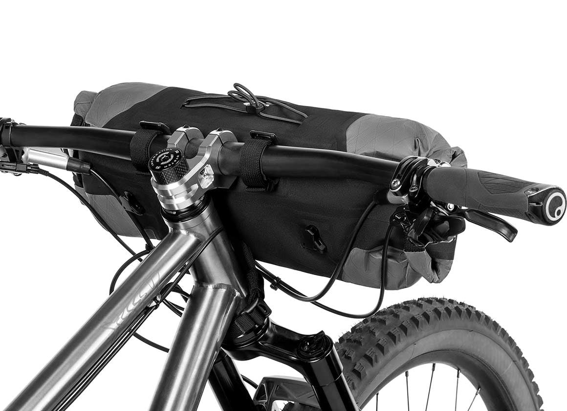 APIDURA BACKCOUNTRY HANDELBAR PACK 11L velo soma