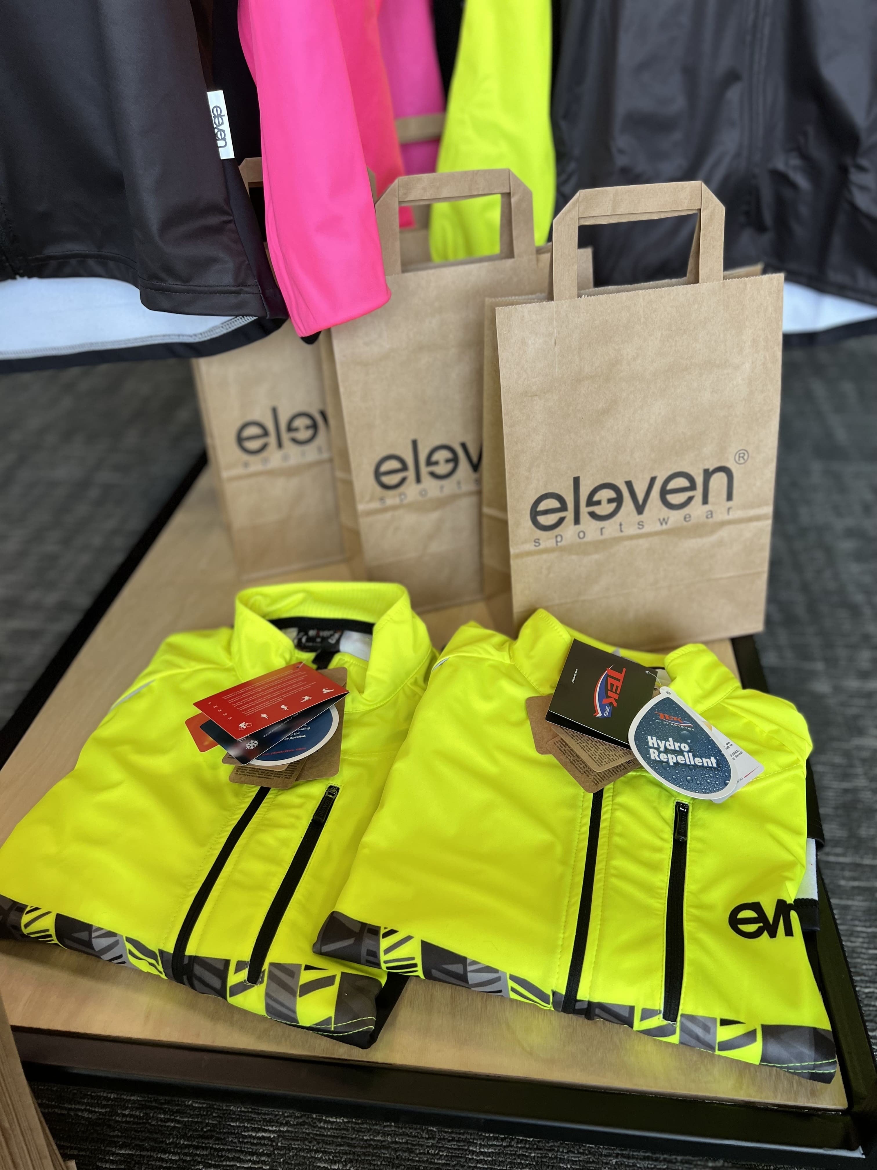 ELEVEN SPORTSWEAR sporta jaka BERG PASS F11