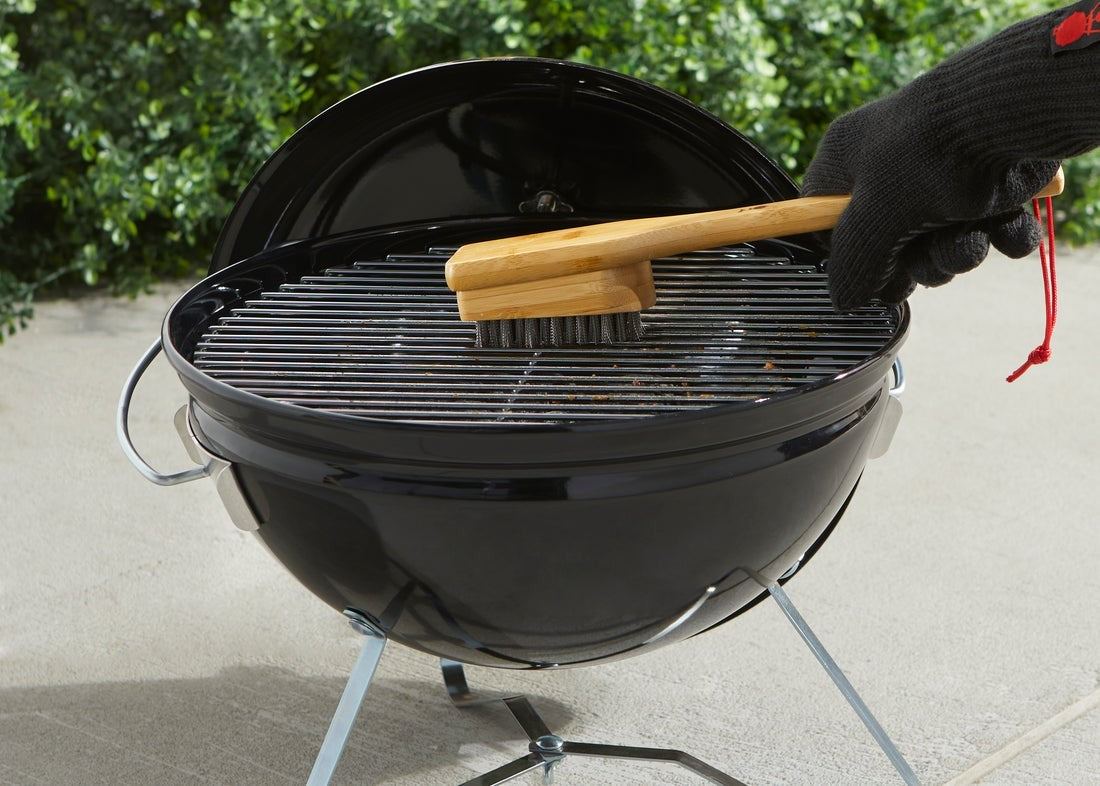 WEBER Grillbürste – Bambusgriff, 30 cm, Edelstahlborsten, 6275