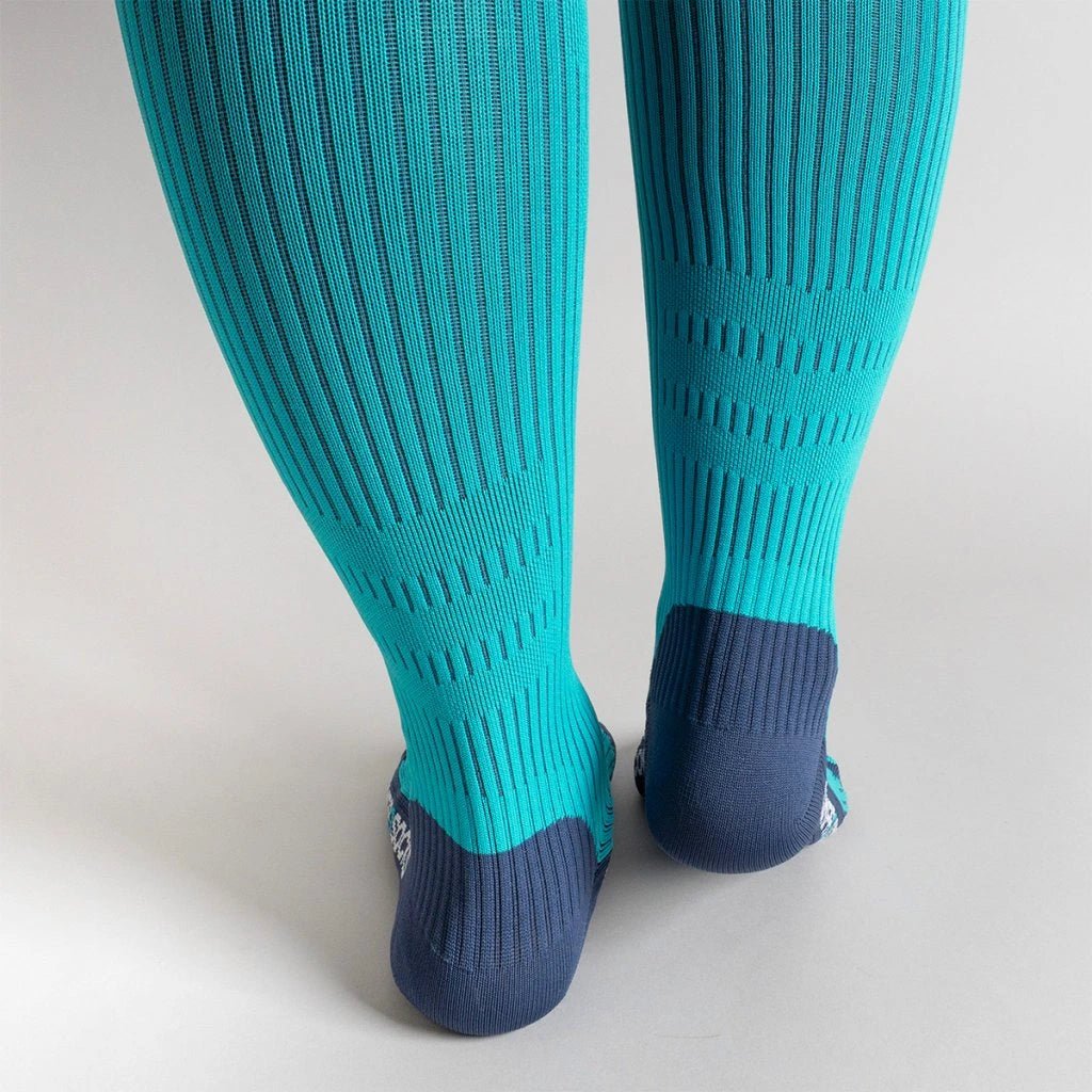 ELEVEN SPORTSWEAR ActivePulse Long compression socks - aqua - ELEVEN SPORTSWEAR - Evelostore