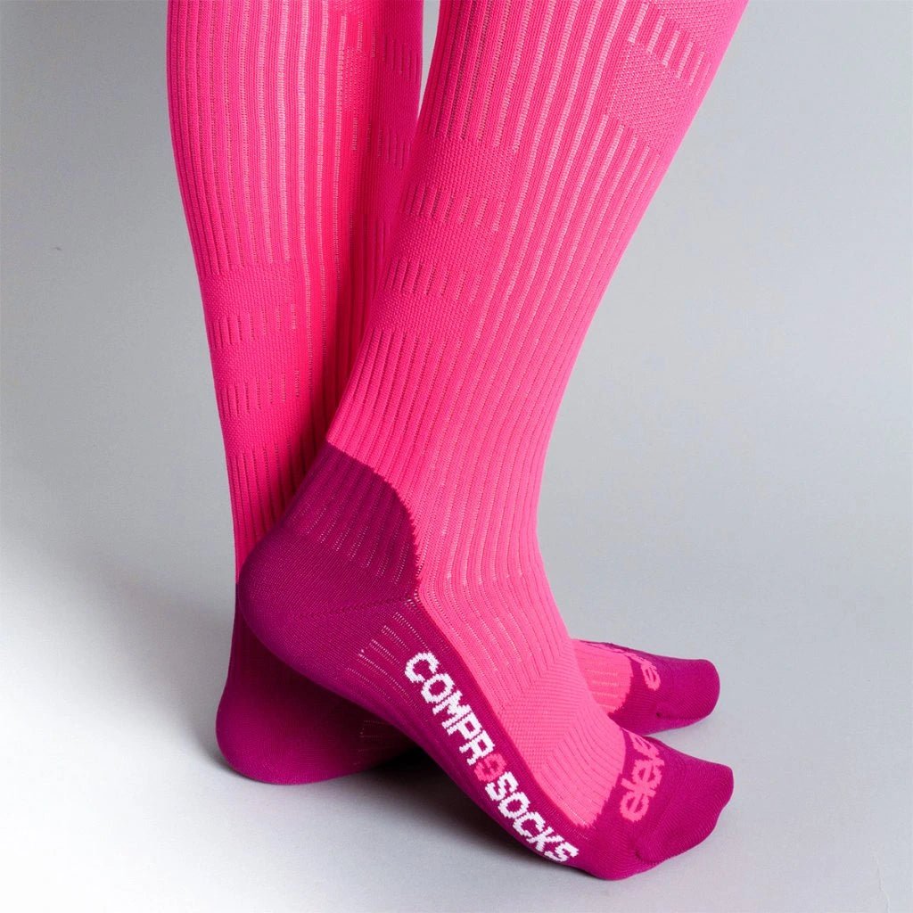 ELEVEN SPORTSWEAR ActivePulse Long compression socks - pink - ELEVEN SPORTSWEAR - Evelostore