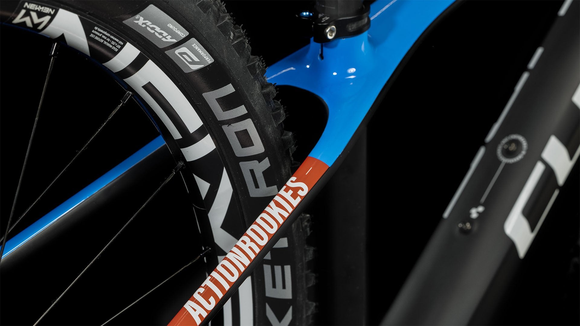 CUBE ELITE 240 C:62 SLX carbon kids bicycle - carbon/blue/red - CUBE - Evelostore