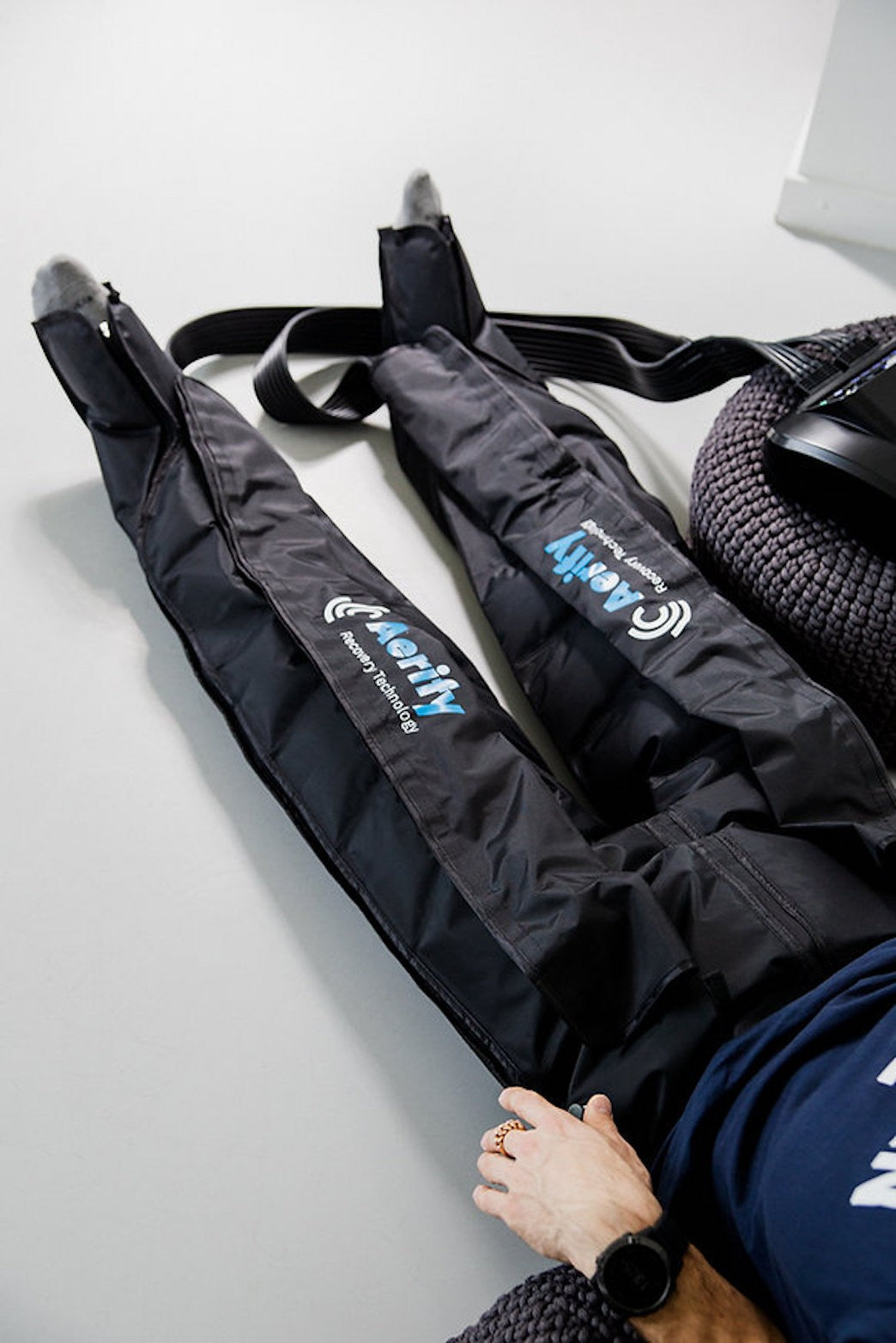 AERIFY CHARGE RECOVERY PANTS SYSTEM gaisa kompresijas zābaki