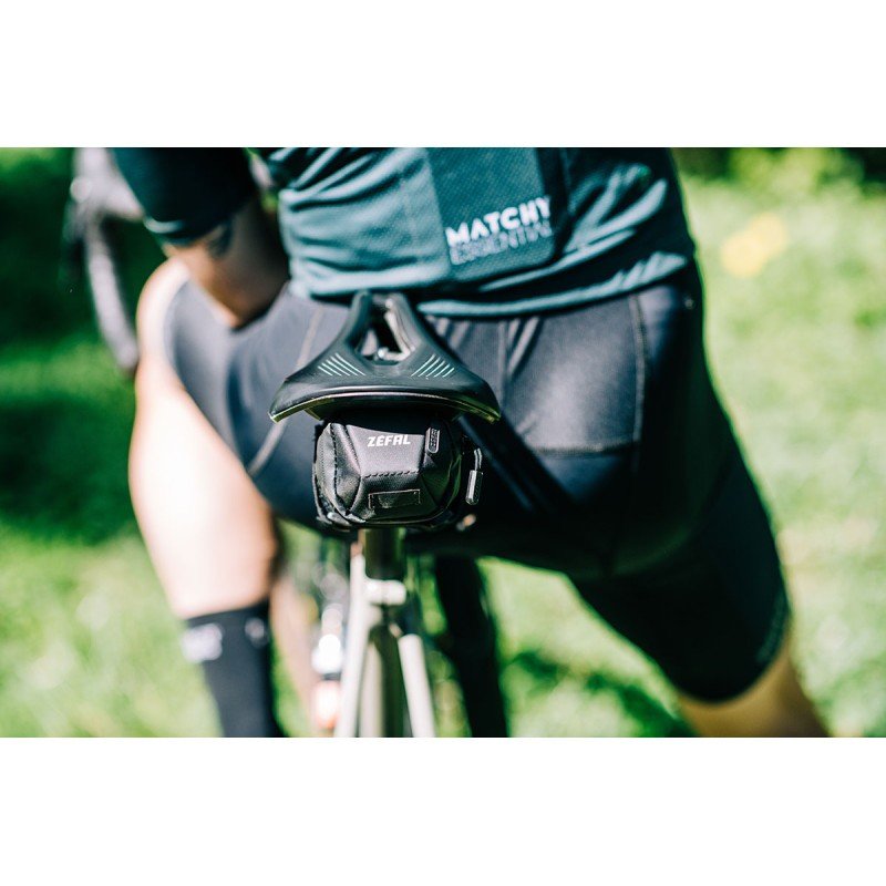 ZEFAL IRON PACK 2 M - DS 0.9L saddle bag - black - ZEFAL - Evelostore